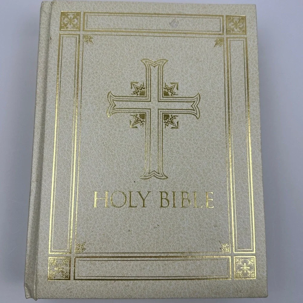 RSV Catholic Edition Holy Bible Gold Gilt Illustrated Hardcover‎ Cream 1993